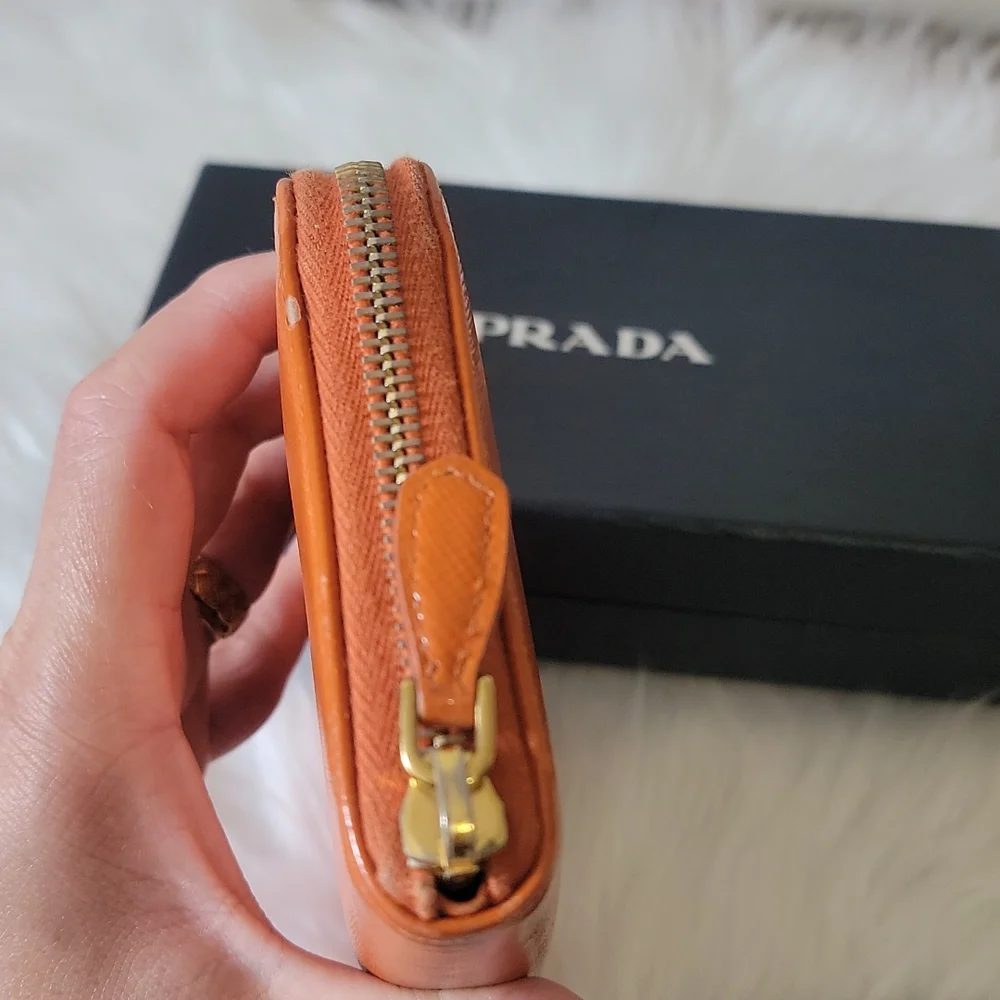 PRADA - Picture 5 of 17